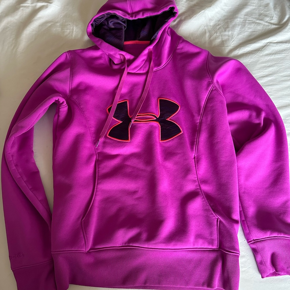 Women’s Under Armour hoodie size small